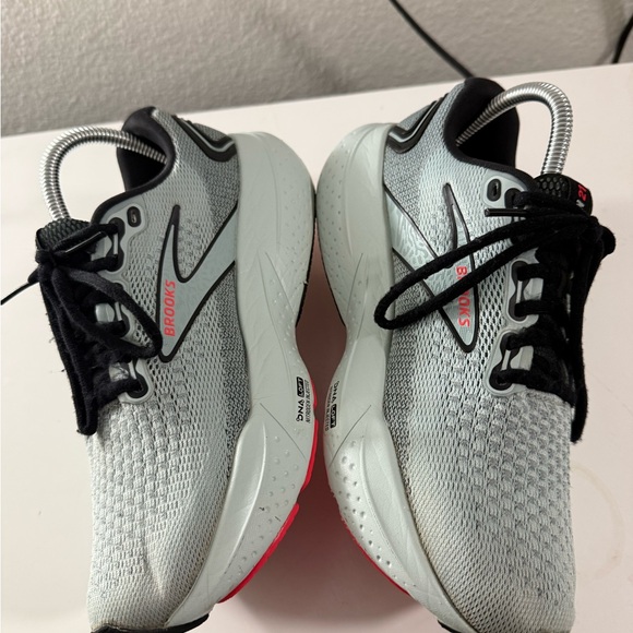 Brooks glycerin 21 Women's Gray and Black Running Shoes - Picture 6 of 10